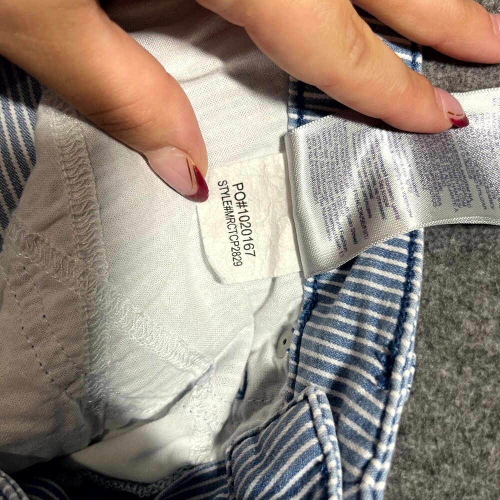 NYDJ Cropped Pants Womens 8 Blue Pinstriped Casual 30X23 Beachy Capri Mom Preppy - Picture 9 of 10